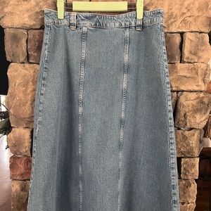 Zara blue jean skirt